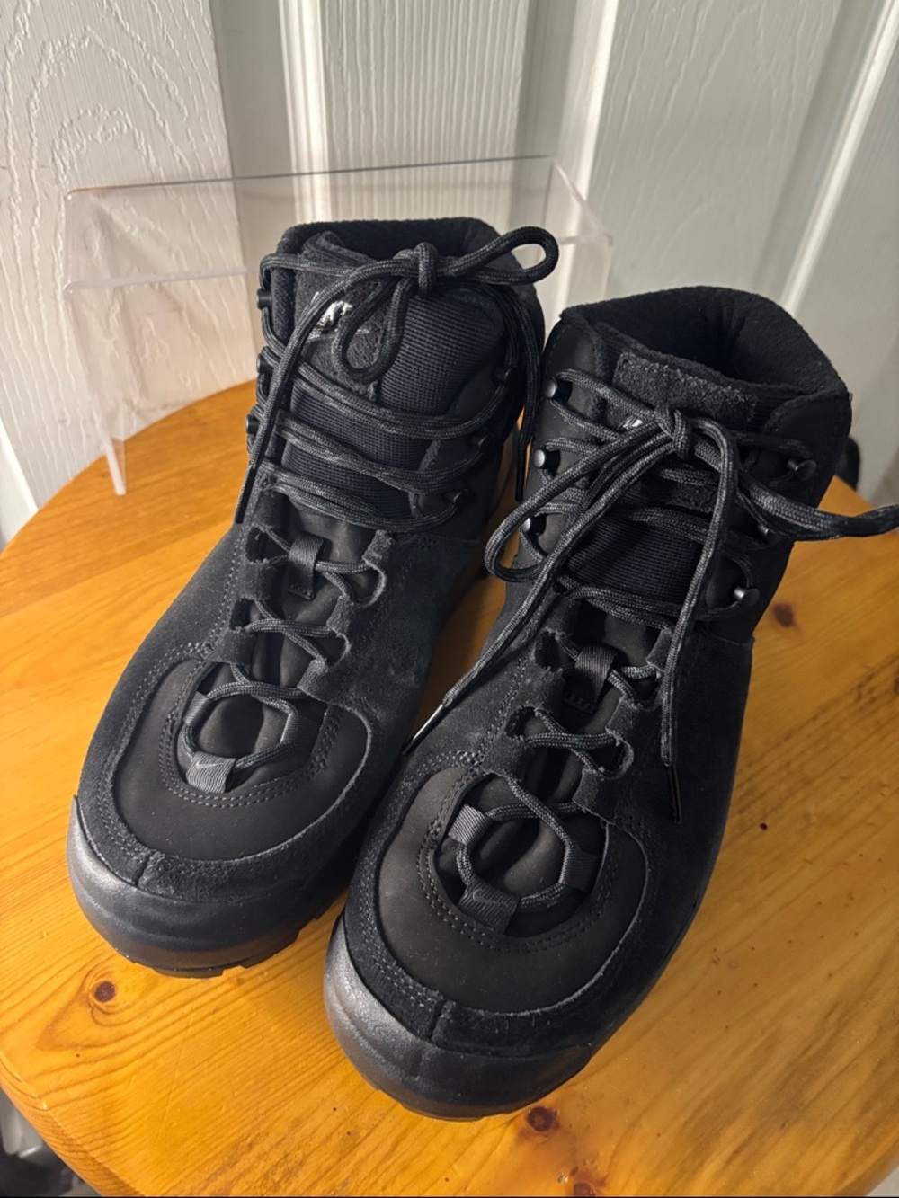 Nike Women’s City Classic Black Hi Top Sneakers 7.5